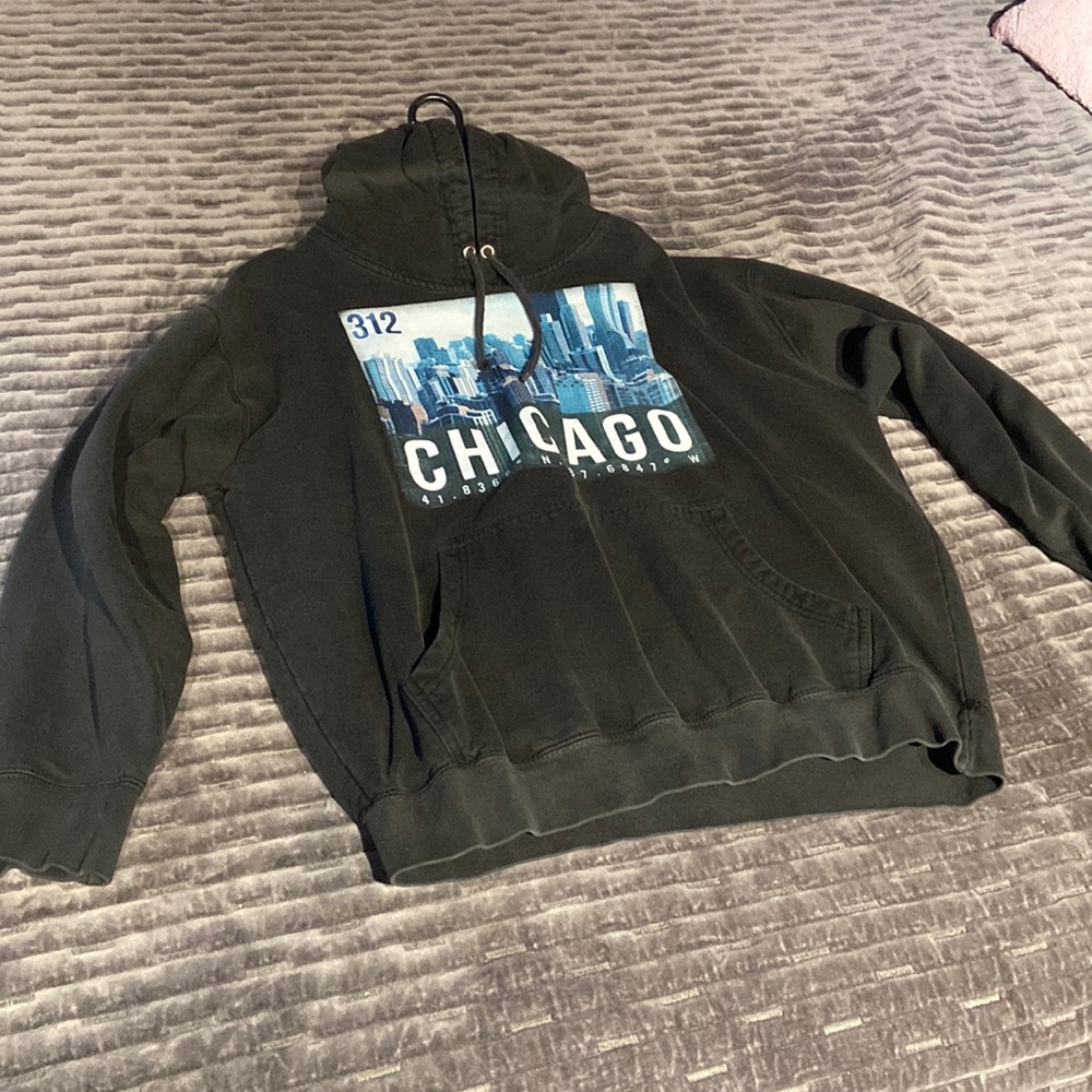 Bowery Men’s “Chicago” Hoodie (Soft, Thick, Good Condition)